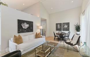 9-bedroom house in Etobicoke for C$2,127,000