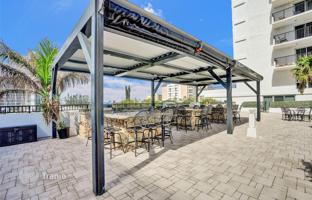 2-bedroom apartments in condo 98 m² in Pompano Beach for $450,000