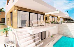 3-bedroom villa 156 m² in Torre La Mata for 820,000 €