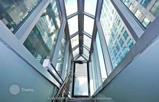 6-bedroom apartment in Wellington Street West for C$762,000