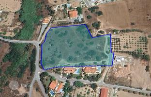 Land plot 12,036 m² in Pyrgos for 2,000,000 €