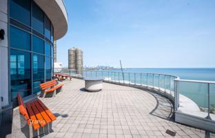 5-bedroom apartment in Lake Shore Boulevard West for C$904,000