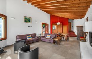 Modern villa with a garden and lake views in Cecina, Toscolano Maderno, Italy for 830,000 €