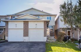Terraced house – Scarborough, Toronto, Ontario,  Canada for C$1,087,000