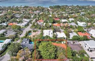5-bedroom house 370 m² in Miami Beach for $4,400,000