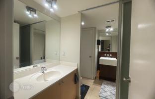 5-bedroom apartment in Beverley Street for C$877,000