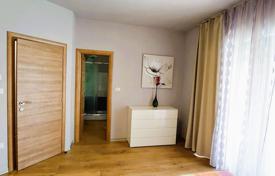 ISTRIA, VOLME — Luxurious apartment 200m from the sea with its own pool. Price on request