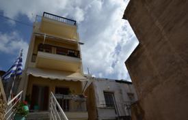 2 bedroom house in town center near beaches, shops. Sea view from roof terrace. for 160,000 €