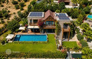 5-bedroom villa 450 m² in Gümüşlük for 221,002,000 TRY