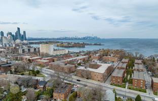 6-bedroom house in Lake Shore Boulevard West for C$1,946,000