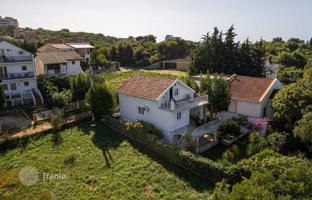 Three-level furnished house with a lush garden and sea views in Utjeha, Bar, Montenegro for 289,000 €
