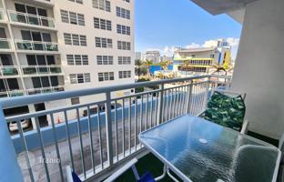 1-bedroom apartments in condo 63 m² in Collins Avenue for $285,000