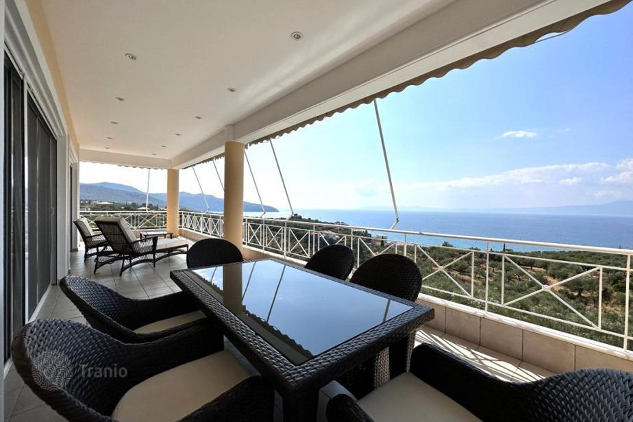 3bedrooms apartment for sale in Kalamata for 270,000 €, ad 2313324 Tranio