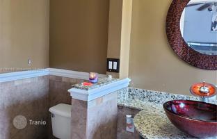 2-bedroom house 141 m² in Riviera Beach for $289,000