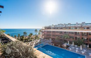 2-bedroom penthouse 252 m² in Marbella for 1,290,000 €
