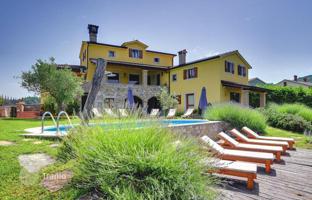 4-room house 400 m² in Pazin for 650,000 €
