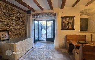 4-bedroom cottage 180 m² in Kamenari for 320,000 €