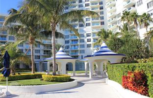 2-bedroom apartments in condo 96 m² in Miami Beach for $615,000