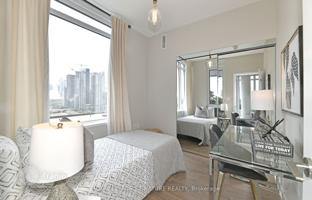 5-bedroom apartment in Front Street West for C$1,282,000