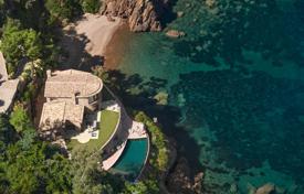 5-bedroom villa in Theoule-sur-Mer for 37,000 € per week