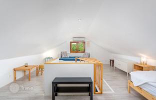 4-bedroom house 205 m² in Vrbnik for 457,000 €