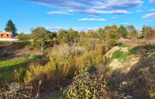 Land plot 4,375 m² in Kanfanar for 275,000 €