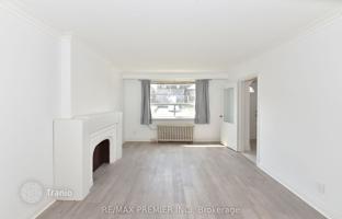 8-bedroom townhouse in York for C$1,346,000