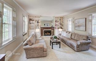 8-bedroom house in Etobicoke for C$2,528,000