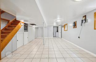 9-bedroom house in York for C$1,665,000