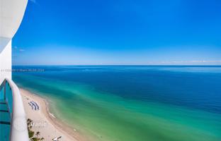 3-bedroom apartments in condo 315 m² in South Ocean Drive for $3,499,000