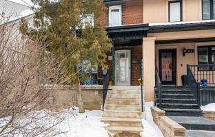 10-bedroom townhouse in York for C$1,396,000