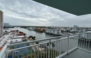 1-bedroom apartments in condo 103 m² in Sunny Isles Beach for $390,000