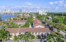 Townhome – North Miami Beach, Florida, USA for $710,000