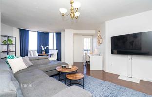 6-bedroom apartment in Etobicoke for C$725,000