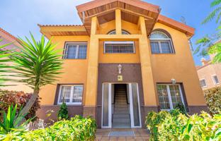 3-bedroom villa 145 m² in Adeje for 1,250,000 €