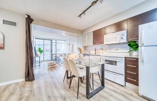 5-bedroom apartment in Grenville Street for C$1,018,000
