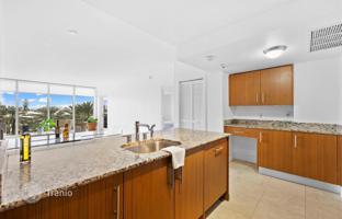 1-bedroom apartments in condo 83 m² in Bal Harbour for $770,000
