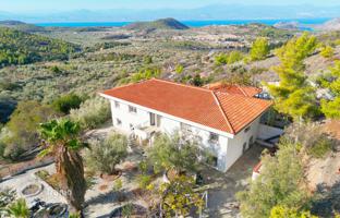 Spacious villa with a large plot and beautiful views in Corinthia, Greece for 410,000 €