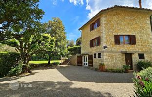 5-bedroom villa in Cetona for 1,800,000 €