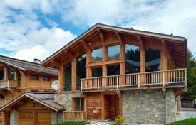 Spacious chalet with a swimming pool, a sauna and a jacuzzi near a ski lift, Morzine, France for 19,000 € per week