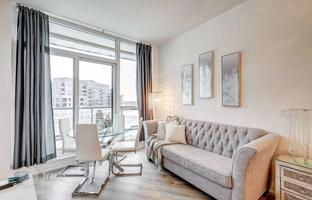 3-bedroom apartment in Etobicoke for C$1,061,000