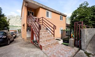 4-bedroom villa 175 m² in Kotor city for 750,000 €