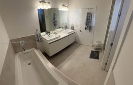 5-bedrooms townhome 339 m² in Doral, USA for $1,399,000