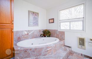 10-bedroom house in North York for C$2,179,000