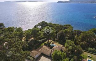 Furnished villa with a pool near the beach in La Croix-Valmer, Côte d'Azur, France for 6,400,000 €