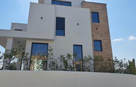 Luxury house meters from the sea for 450,000 €
