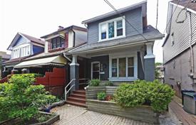 Townhome – Kingston Road, Toronto, Ontario,  Canada for C$1,292,000