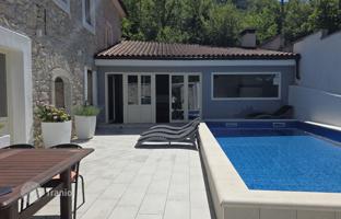 8-bedroom house 350 m² in Primorje-Gorski Kotar County for 1,200,000 €