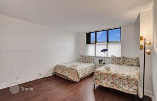 2-bedroom apartments in condo 181 m² in Miami for $350,000