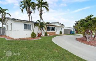 4-bedroom house 196 m² in Hialeah for $740,000